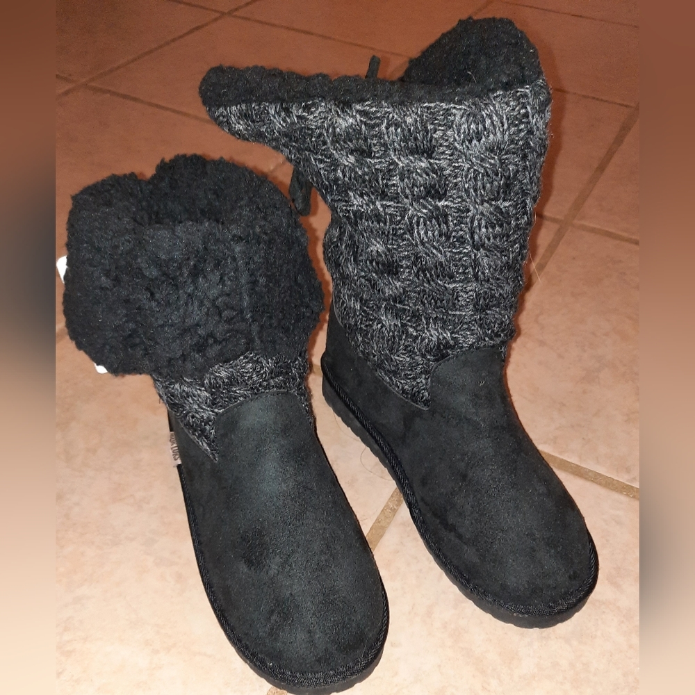 MukLuks NWT womens sweater boots